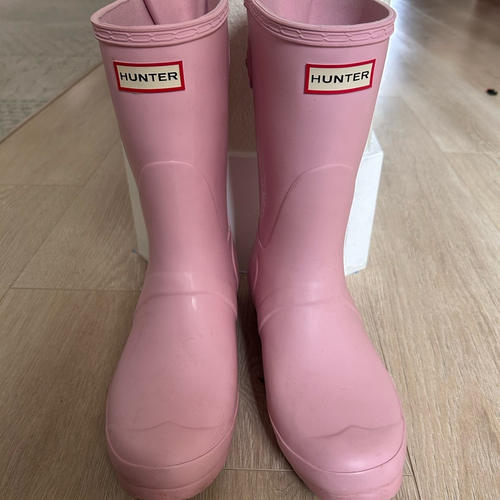 Hunter Blush Pink Matte Short Waterproof Rain Boots size 9